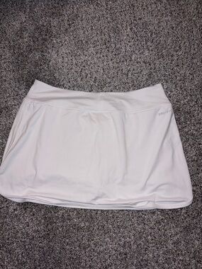 Nike Athletic Dri-FIT Tennis Skort in Light Pink/White